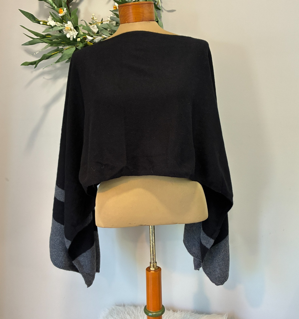 Henri Bendel NY 100% Cashmere T-Cape Black Poncho One Size, NWT with Flaws